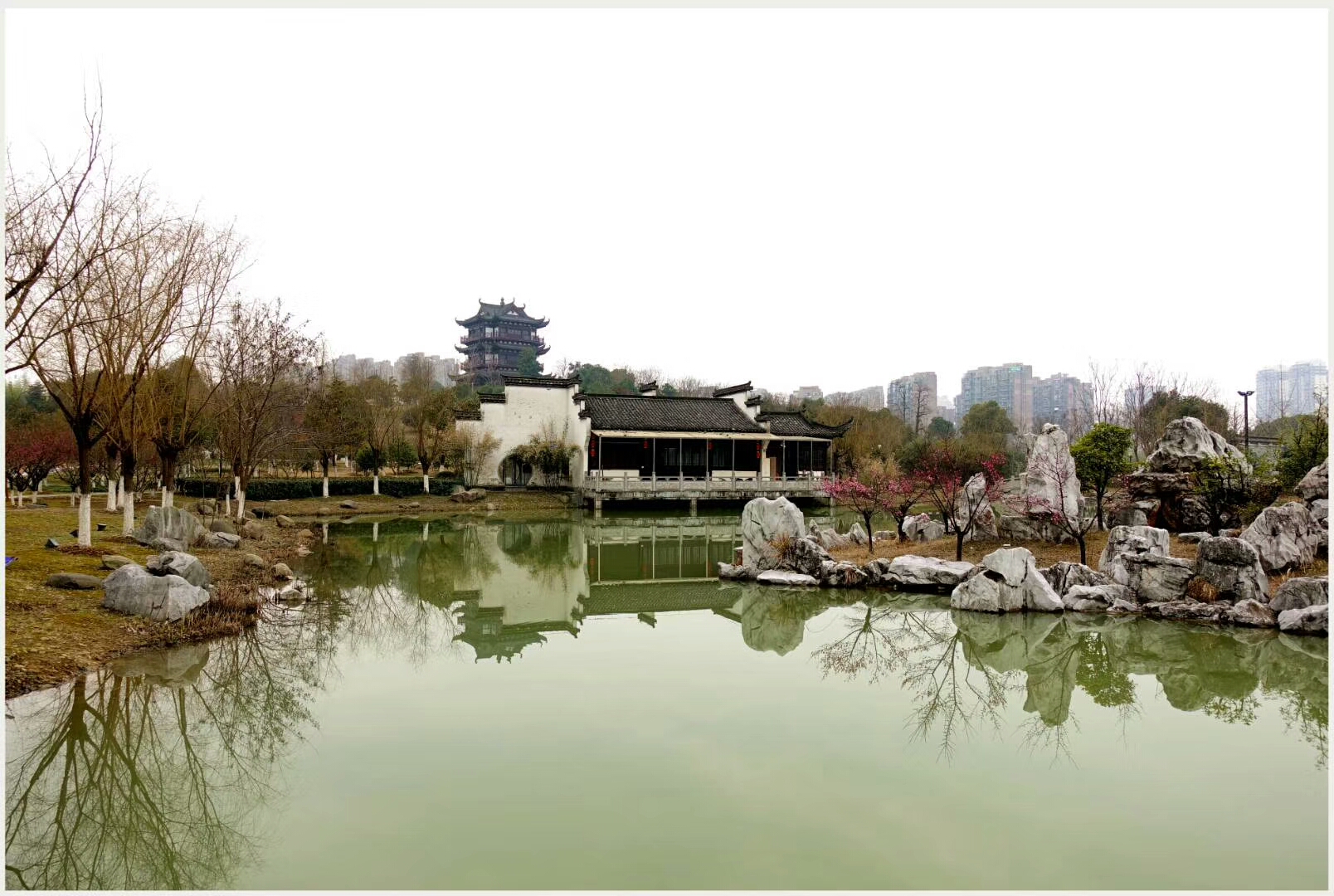 宣城梅溪公园赏梅