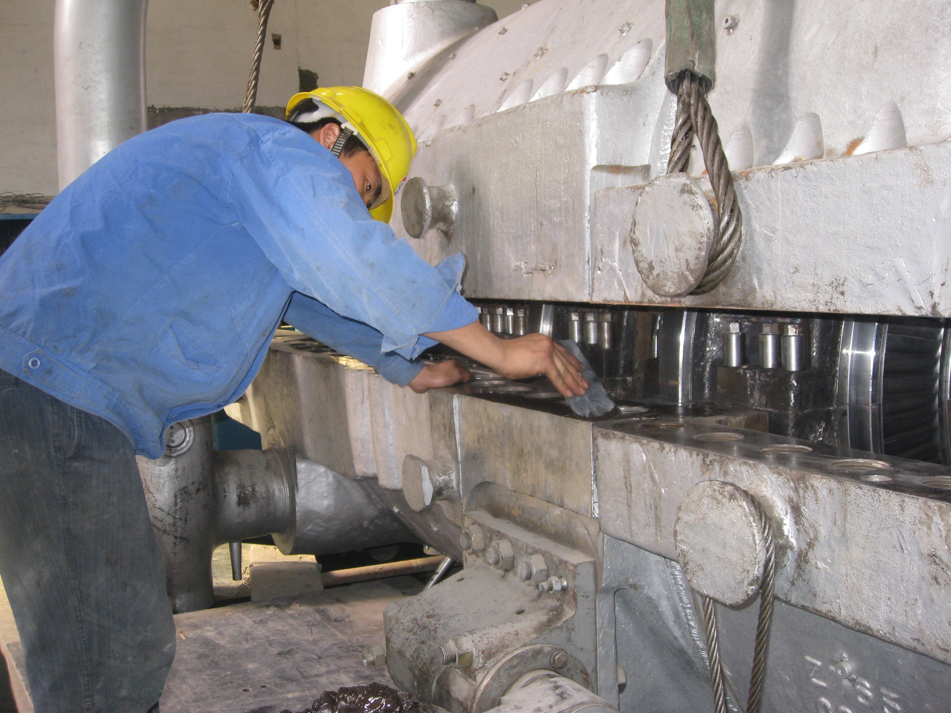 神秘的电厂汽轮机安装现场