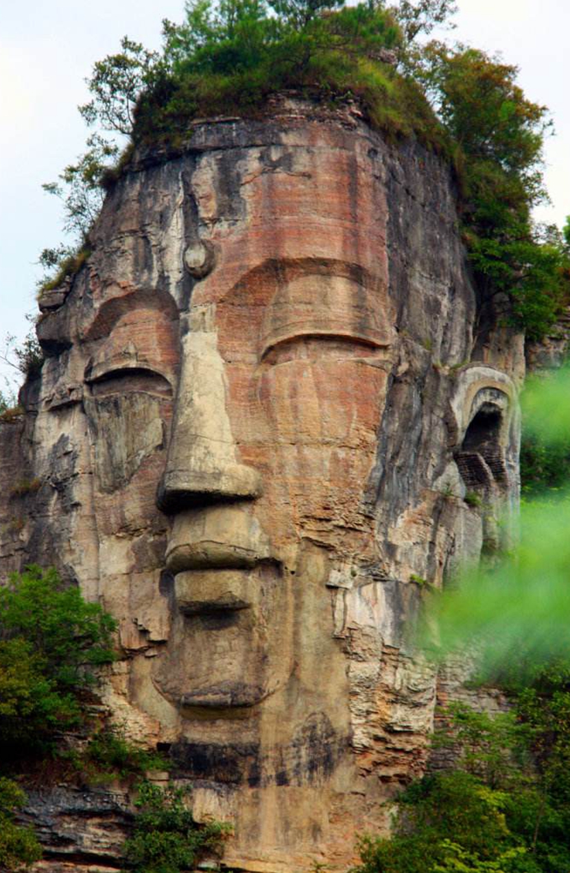 福建深山惊现万吨石佛图片