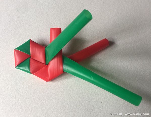 旧物改造:吸管变废为宝制作爱心饰品