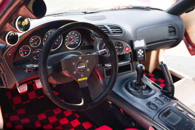 《头文字d》中高桥启介的坐骑——马自达 fd3srx-7