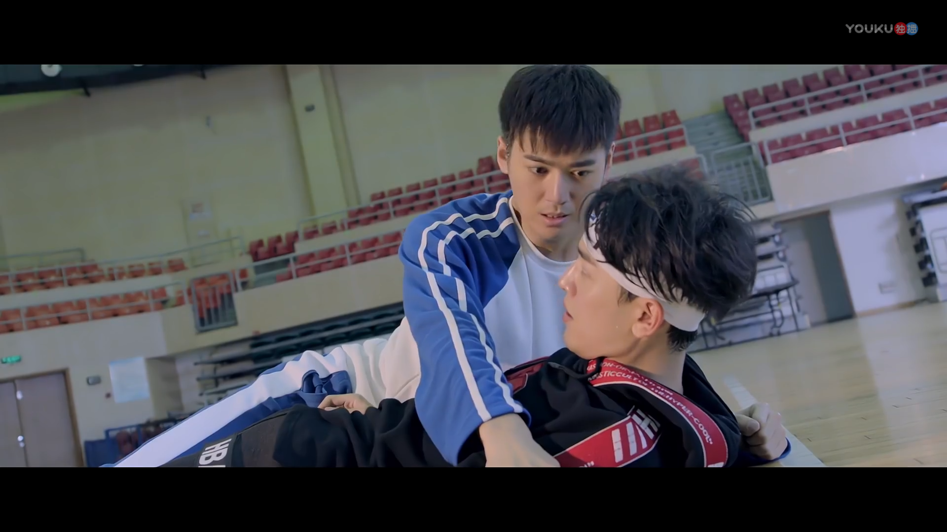 《单恋大作战》见过表白遭雷劈的,你见过表白天上掉飞机的嘛?