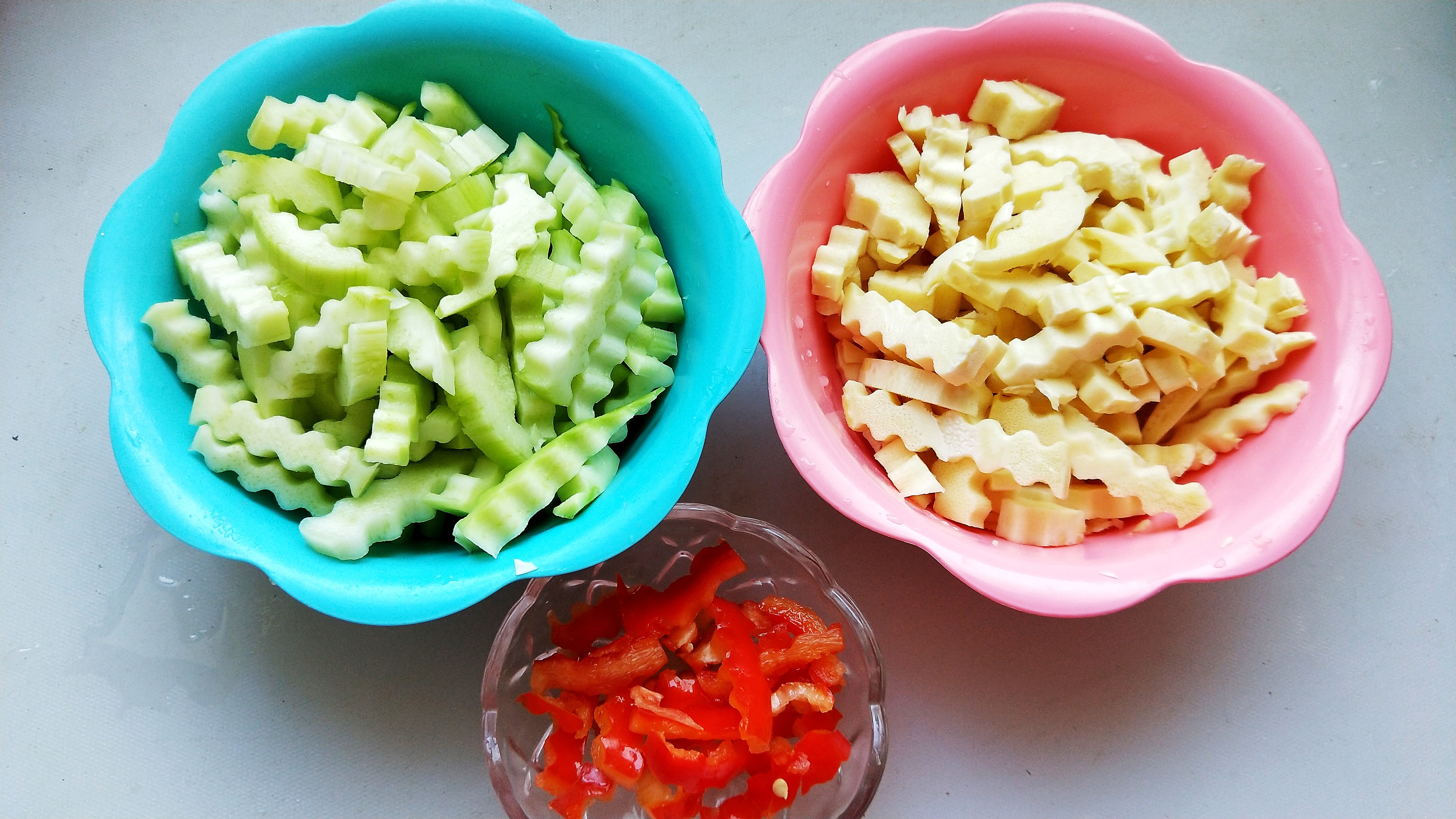 这对完美搭档,芥蓝爽脆清甜,竹笋鲜美质嫩,排毒减肥的不二之选