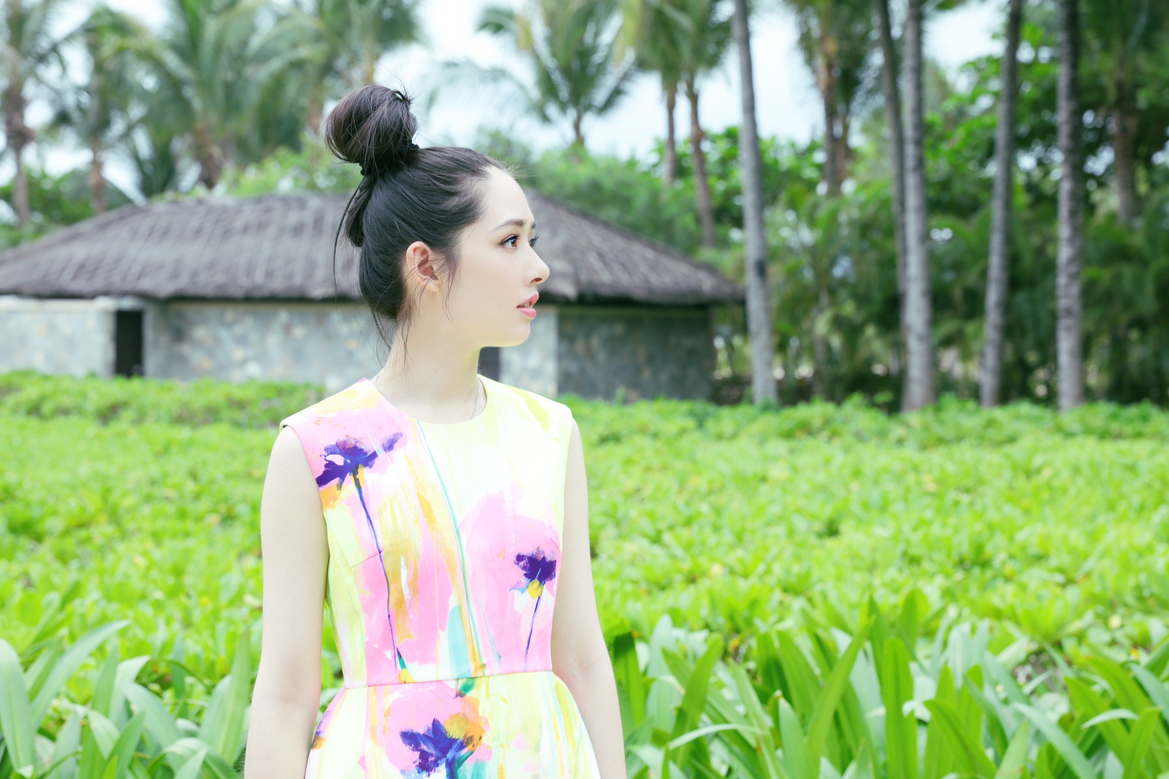 她在《金色年华》中饰演许曼丽,你还记得那个美丽惊艳的富家女吗