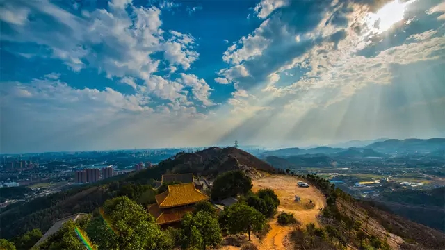 一座有故事的山 九郎山的历史传说很多.