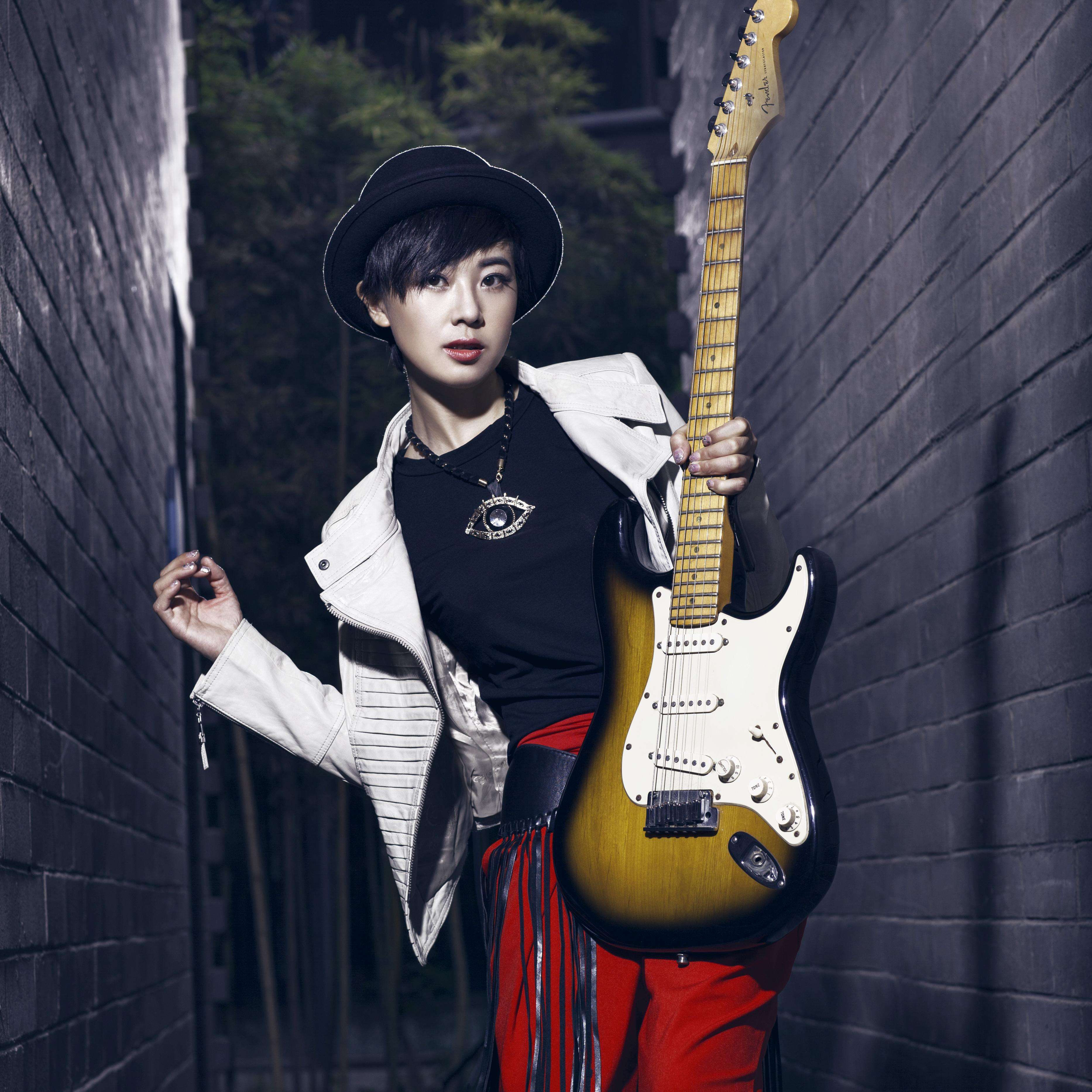 《谁是我的郎》的演唱者杨梓文祺,直播间里疯狂为粉丝献唱