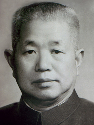 此人是千岁军的政委,才华横溢,曾受到三位首长的称赞