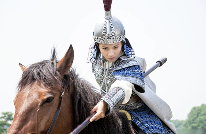 古代女子骑马穿的骑装图片