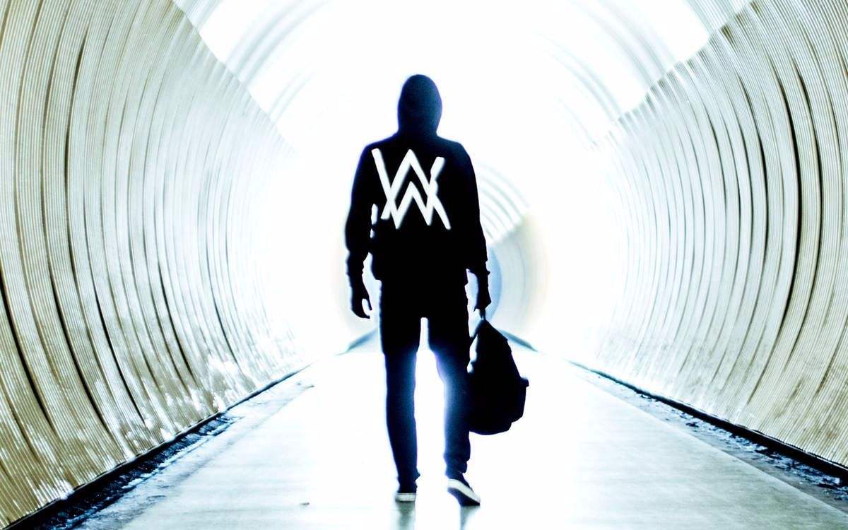 艾伦沃克最新单曲《the spectre》,比《faded》更给力,燃爆全场