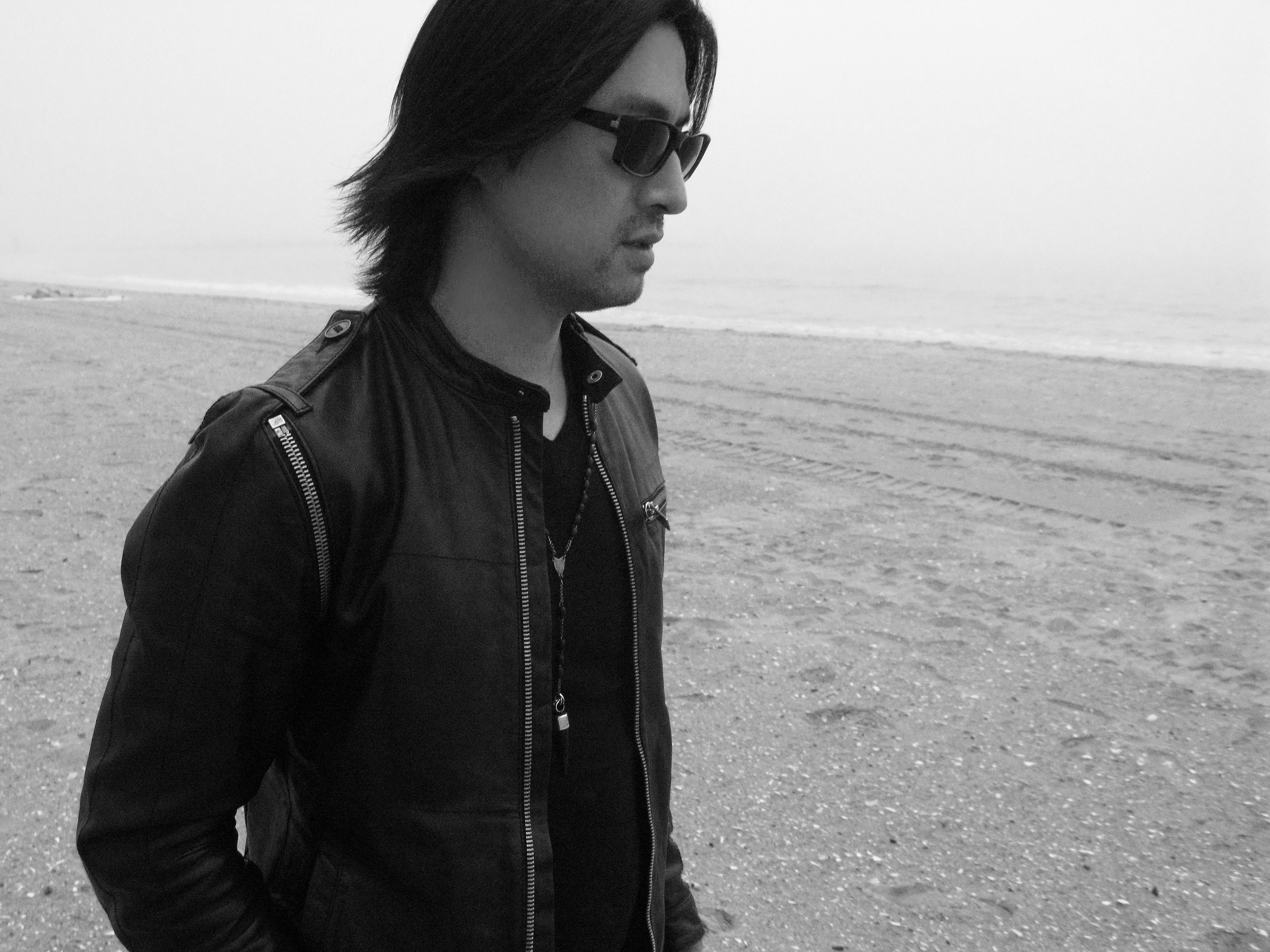 带你感悟生命,追逐梦想,而且他的声音很具有穿透力