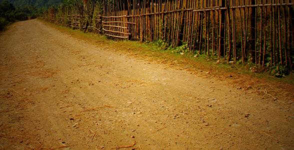 新农村道路不仅行得通 更要走得宽