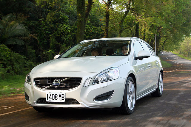 体验老款沃尔沃v60 2.0d的驾驶感受