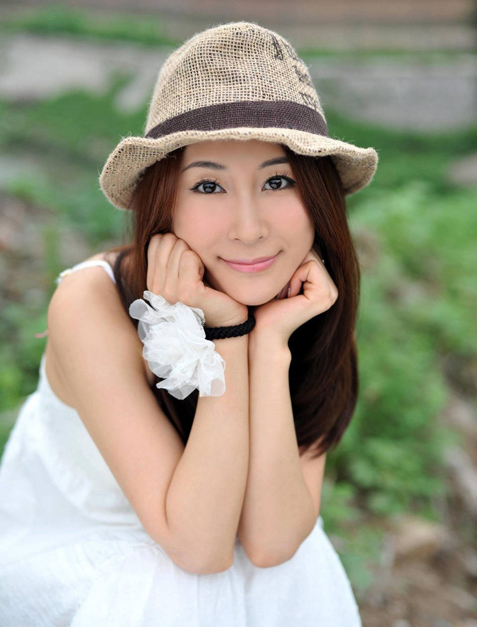 李艾佳拥有青春靓丽的外表,表演很有灵性,让你过目不忘