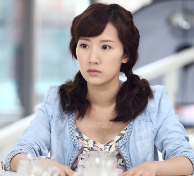 还记得《蜗居》女孩李念吗?现在居然嫁给了富豪