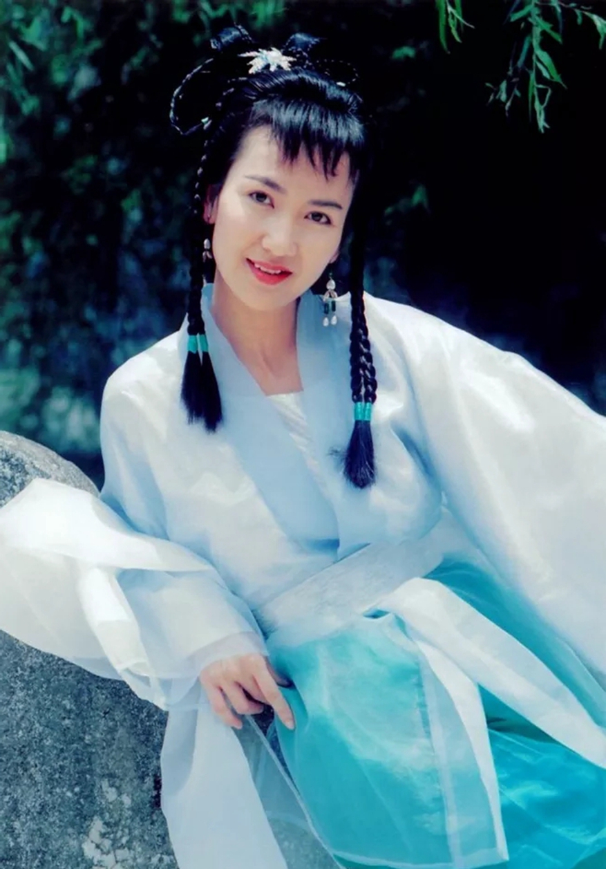 古装剧中扮演过"青蛇"的女星:图1经典,图2清纯,最后一个妖娆