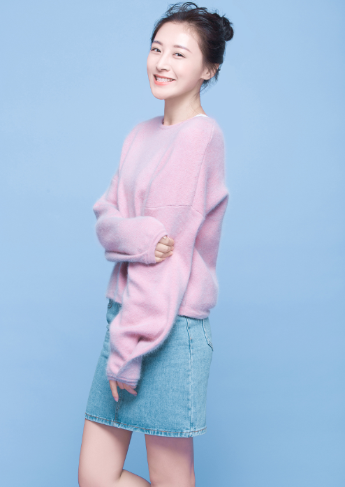 陈赛赛以姣好的面容,赢得了众多品牌,杂志的青睐