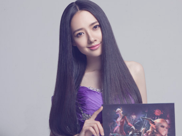 还记得《小时代》里的长发美女南湘吗?