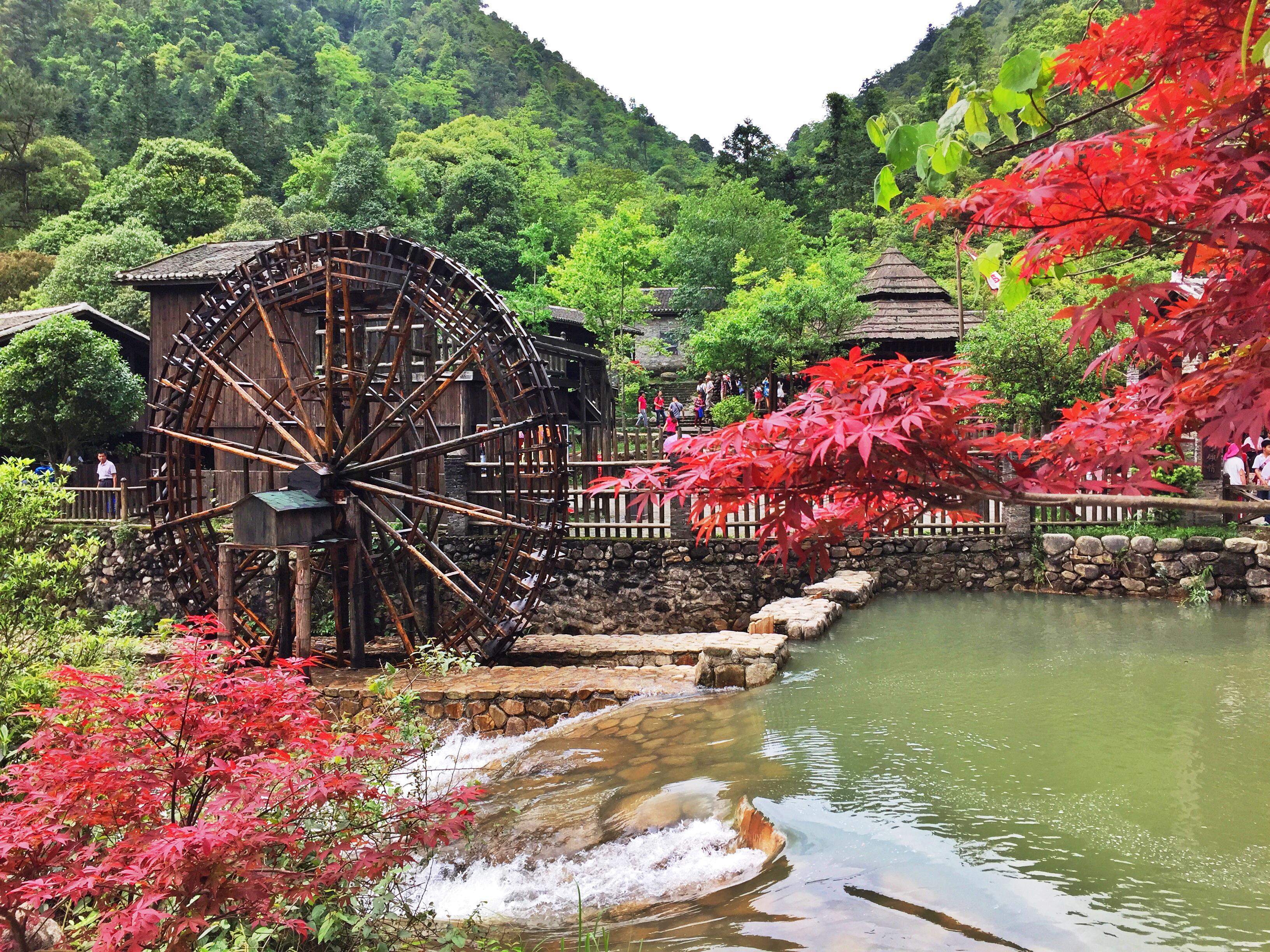 姑婆山拥有如诗如画的山水田园景色,吸引了众多的国内外游客前来
