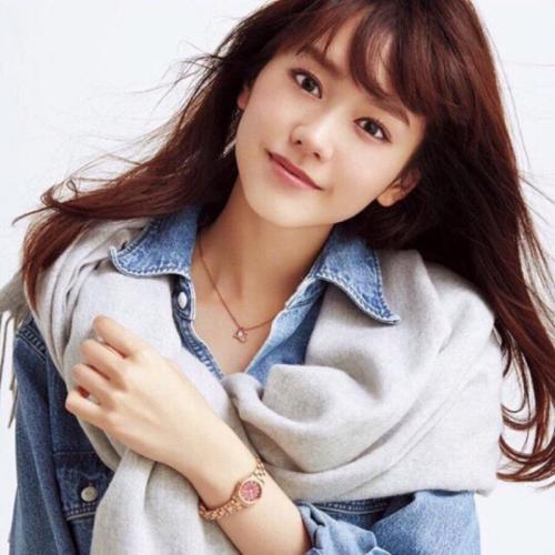 桐谷美玲拍摄可爱写真,教你花样摆数字