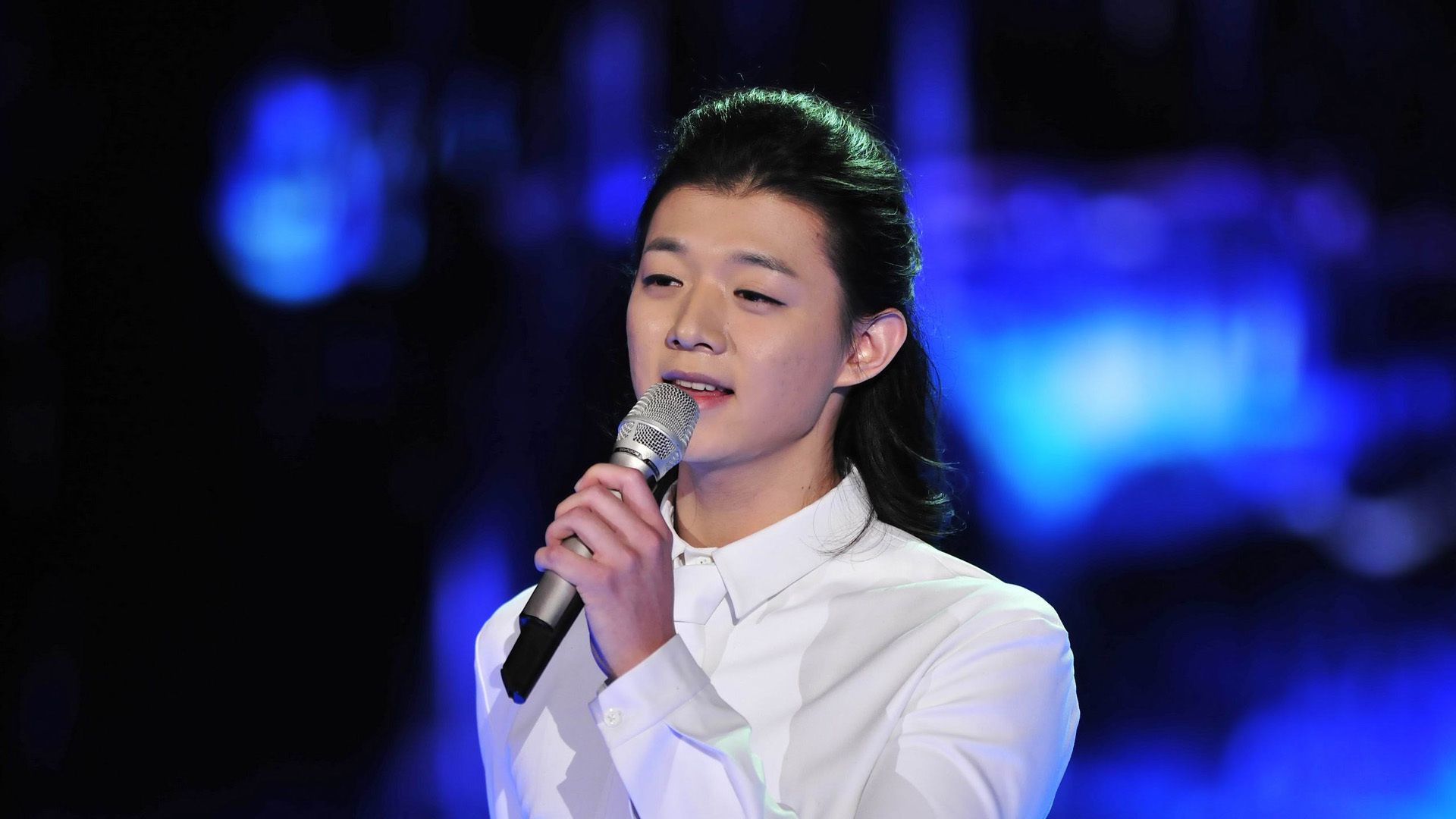 歌手2018:霍尊踢馆,舞台效果酷超酷,张韶涵激动万分!