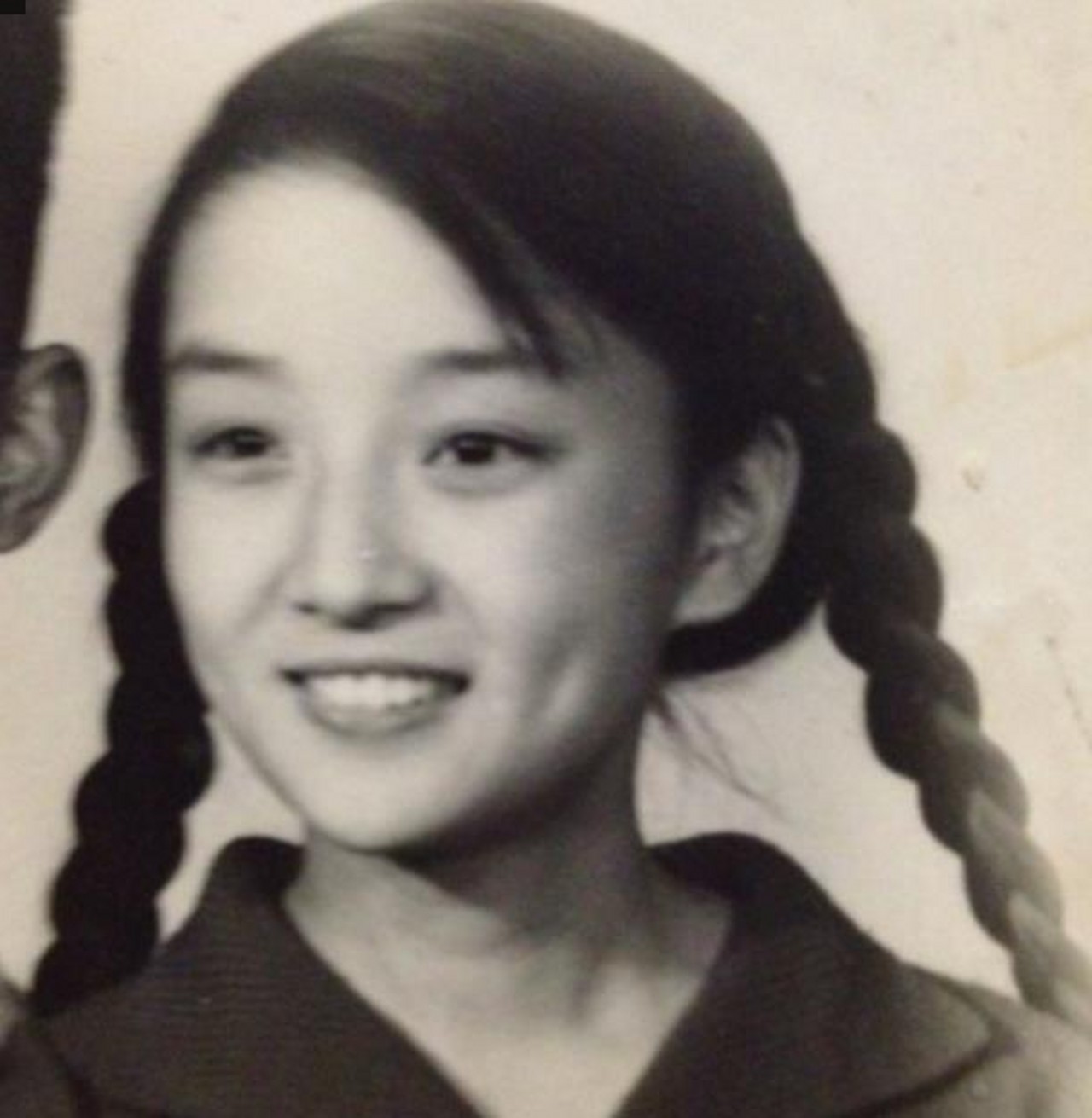 摄影师拍下80年代中国女孩的一组老照片:像素低才是天然滤镜!