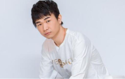 董小飒吃鸡上瘾,和刘珊珊cp双排美滋滋,网友这句话让他很尴尬!