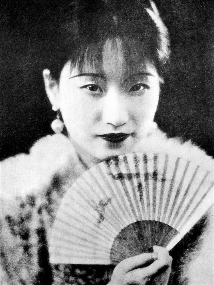 民国真实老照片,第二幅绝世名伶孟小冬,最后一幅校园皇后陆小曼