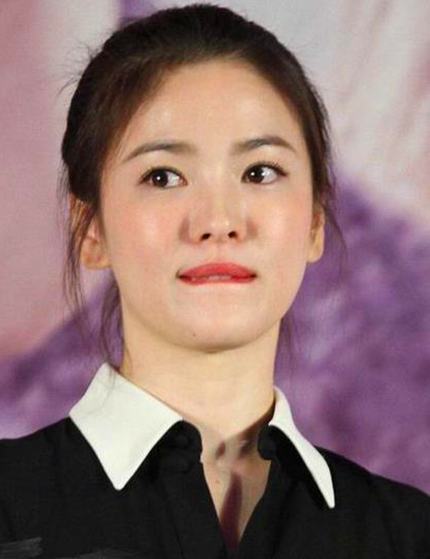 女星们的咬唇照,景甜用力过猛,杨幂充满魅惑,她最迷人!