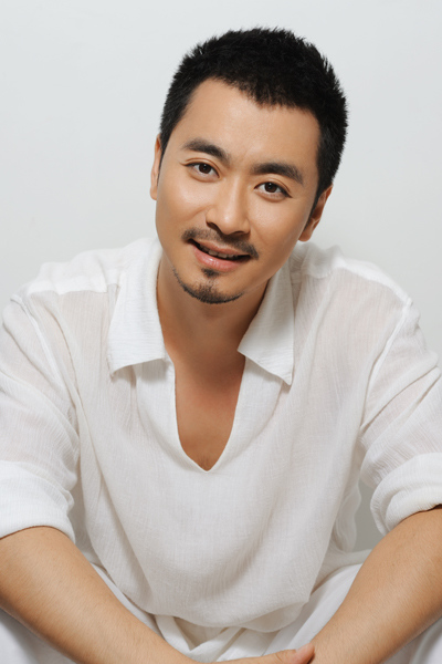 人物内心的纠结情绪被黄俊鹏演绎得入木三分,表演功力凸显
