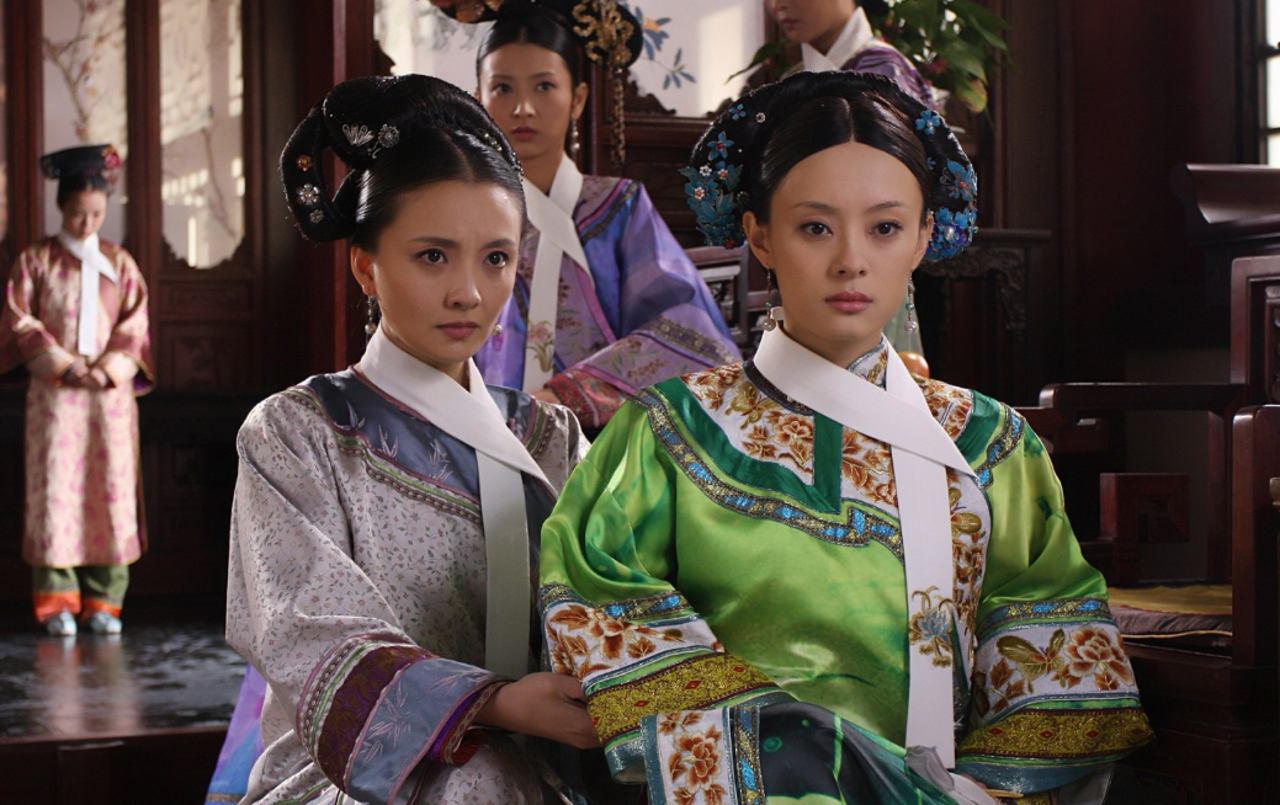 幸福像花儿一样》孙俪和邓超一起出演的,可以说这部剧让她收获了爱情