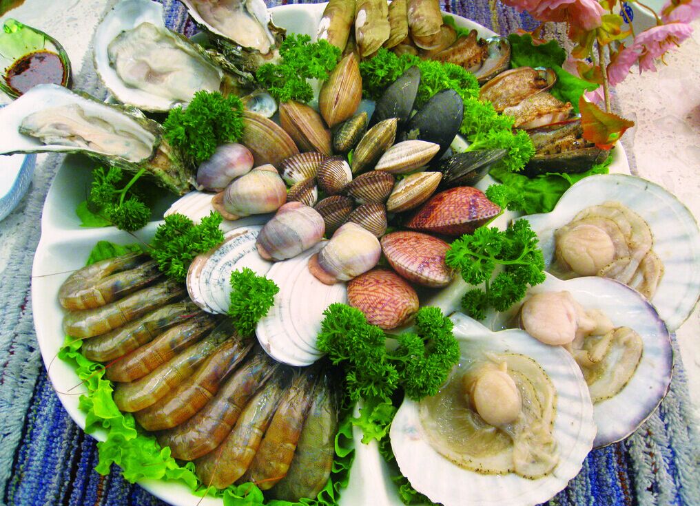 舌尖上的美食诱惑之海鲜拼盘,享有"一菜一格,百菜百味"的美誉