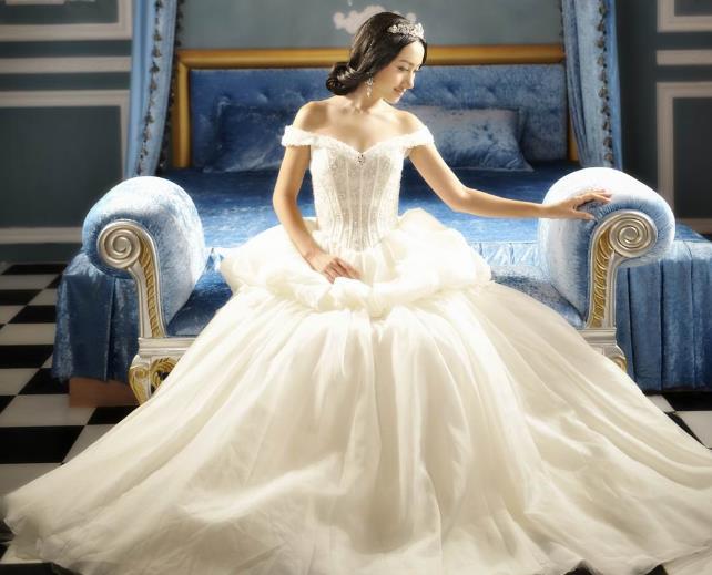《独孤天下》女主们婚纱照集合:胡冰卿似童话公主,而她与众不同