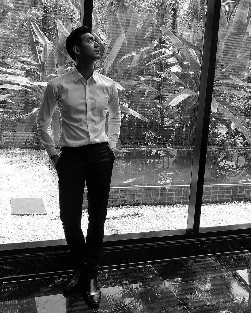 泰剧里的白衬衫男神 push变身阳光帅学长 andrew成禁欲系斯文医生