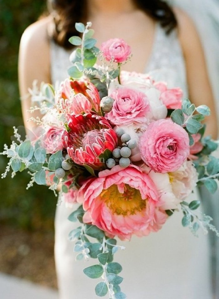 前几天闺蜜结婚,看到了漂亮的捧花,心动如初