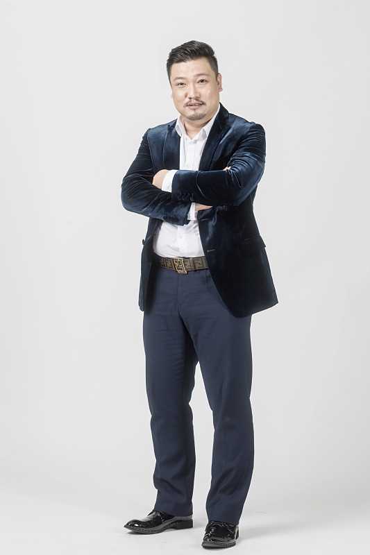 希望贾冰留在舞台的时间能够长一点,也让欢乐的笑声再多一点