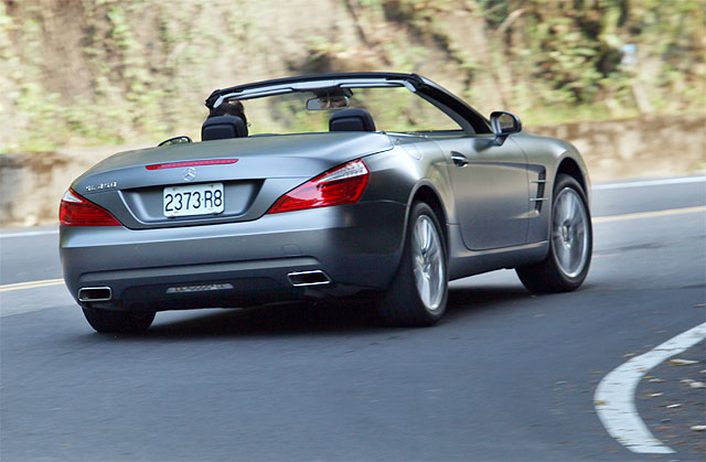 感受老款梅赛德斯奔驰sl350的驾驶乐趣