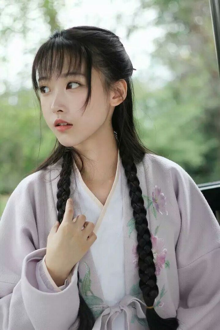 旗装不属于汉服,汉服才是我们汉族人的传统服饰