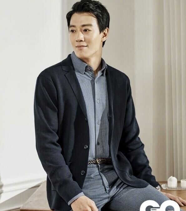 曾演《爱在哈佛》而走红,《黑骑士》让男星金来沅,再次人气爆棚