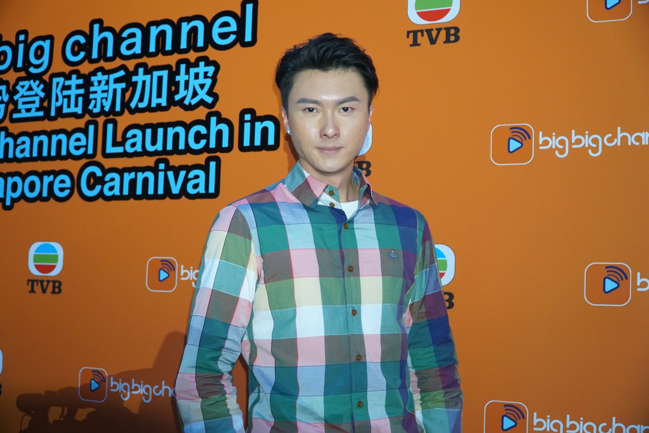 tvb王浩信与唐诗咏出席新加坡活动 唐诗咏依旧靓丽王浩信略显疲惫