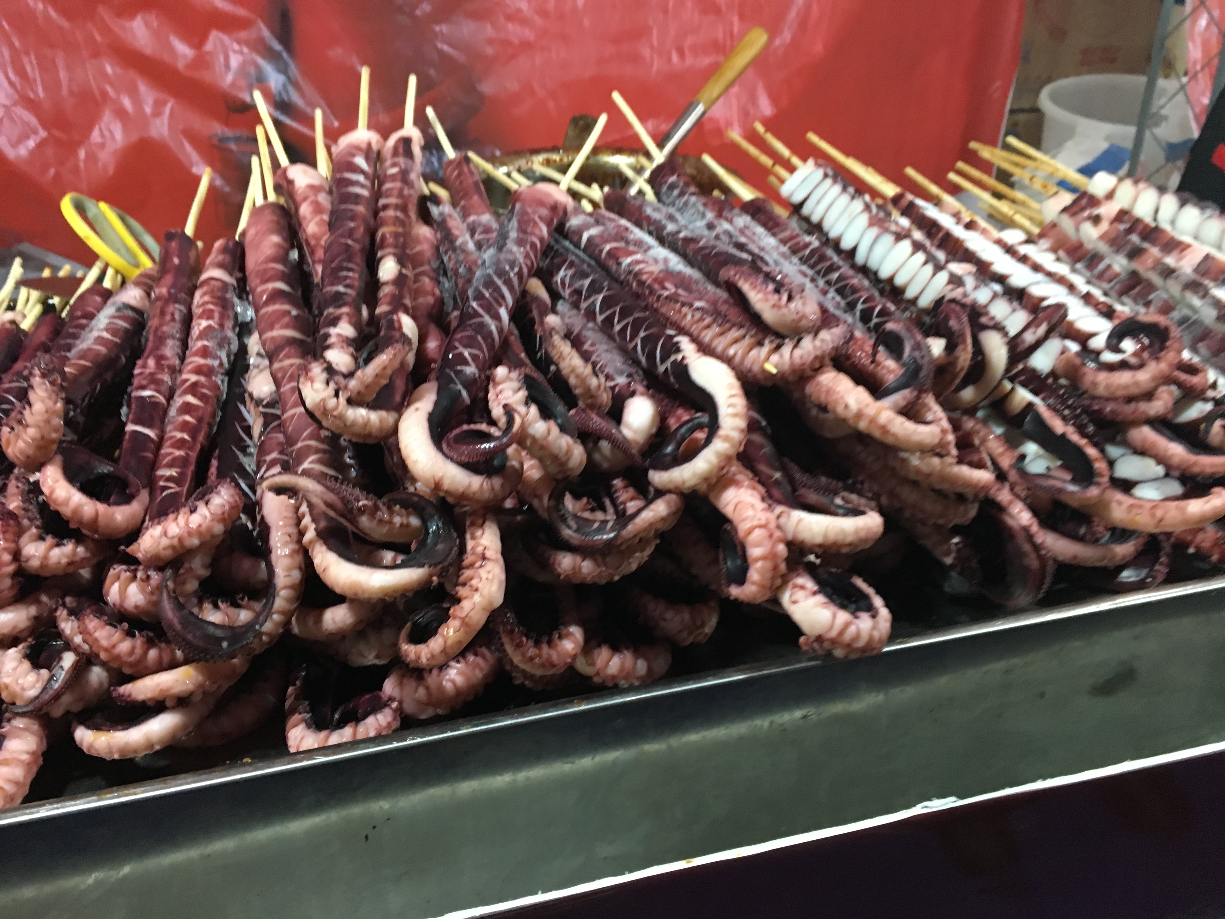 现在都流行吃章鱼串了!