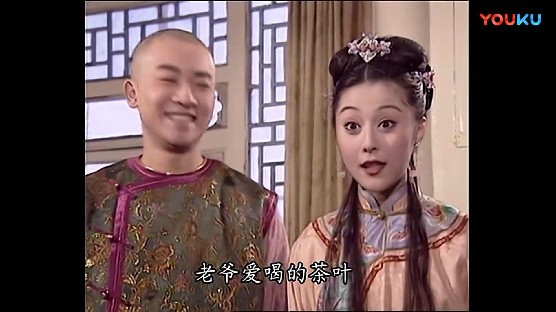 还珠格格:金锁自从嫁给了柳青以后就只有一套造型了!剧中真省事