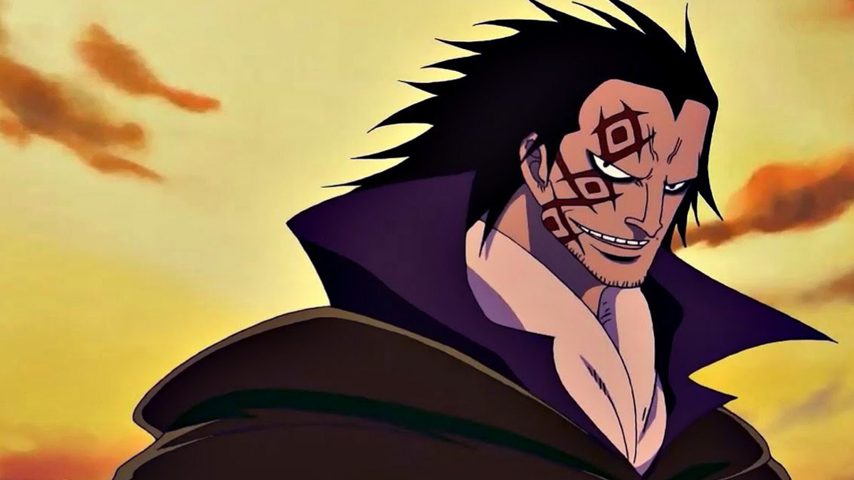 海贼王中路飞老爹龙的实力在什么级别?在四皇之上还是之下