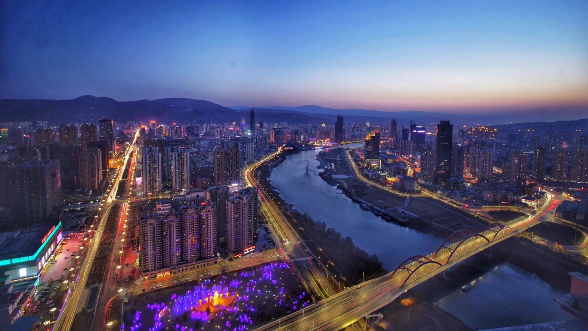 站在城关雁滩最高摩天大楼看夜景 收获兰州这座城市最大的魅力