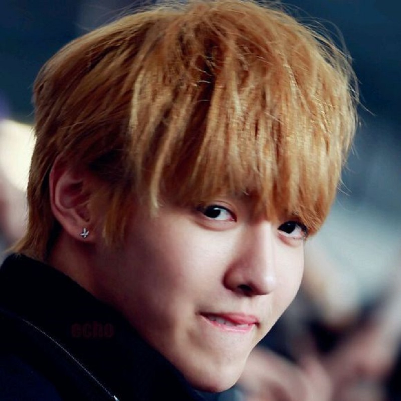 男明星咬嘴唇,王俊凯最使劲,吴亦凡太撩人,陈伟霆看后让人心疼