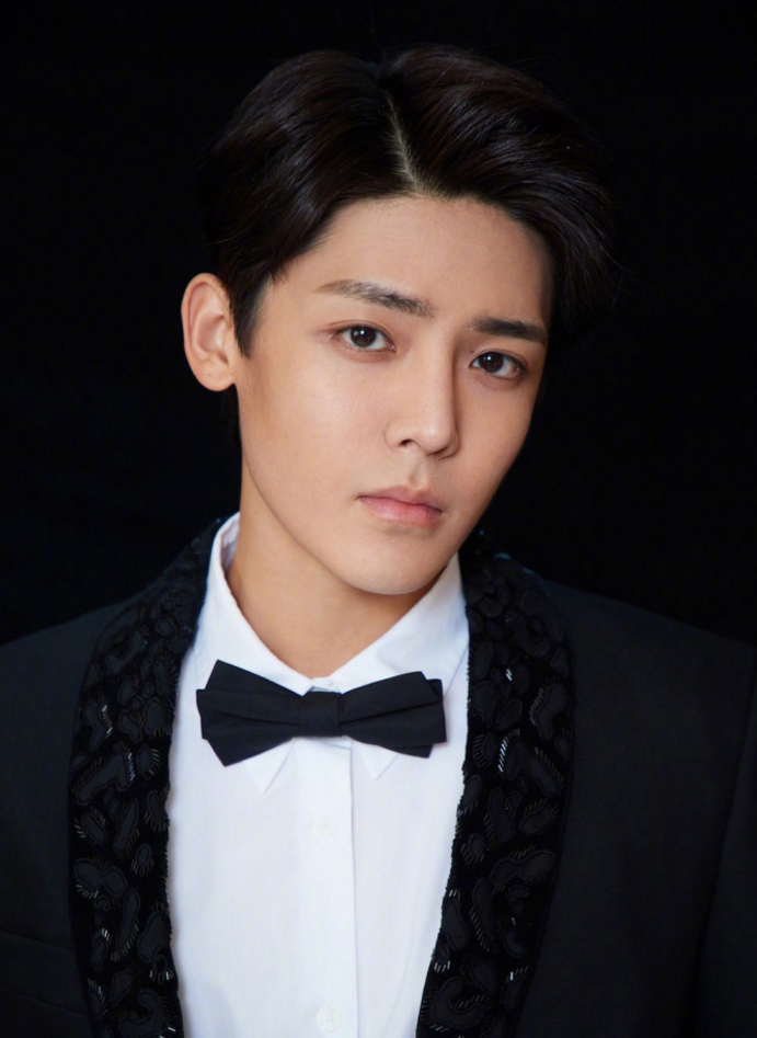 陈伟霆,1985年11月21日出生于中国香港,华语影视男演员,歌手,主持人.