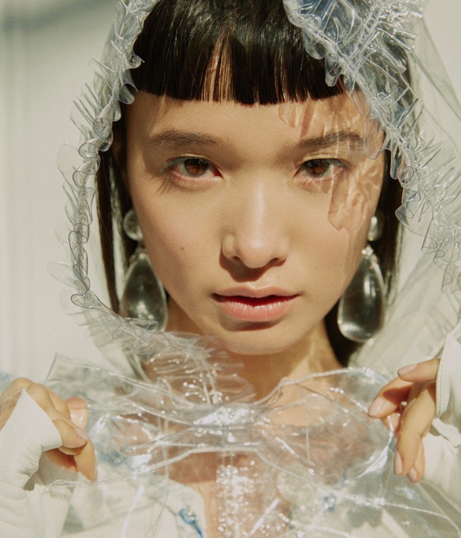 日本模特拍摄杂志封面 呈现高级质感大片