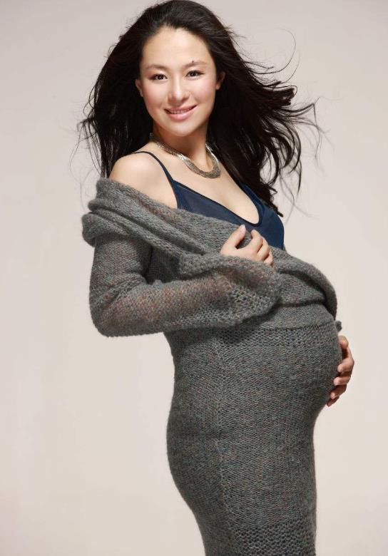 怀孕肚子最大的女明星图片