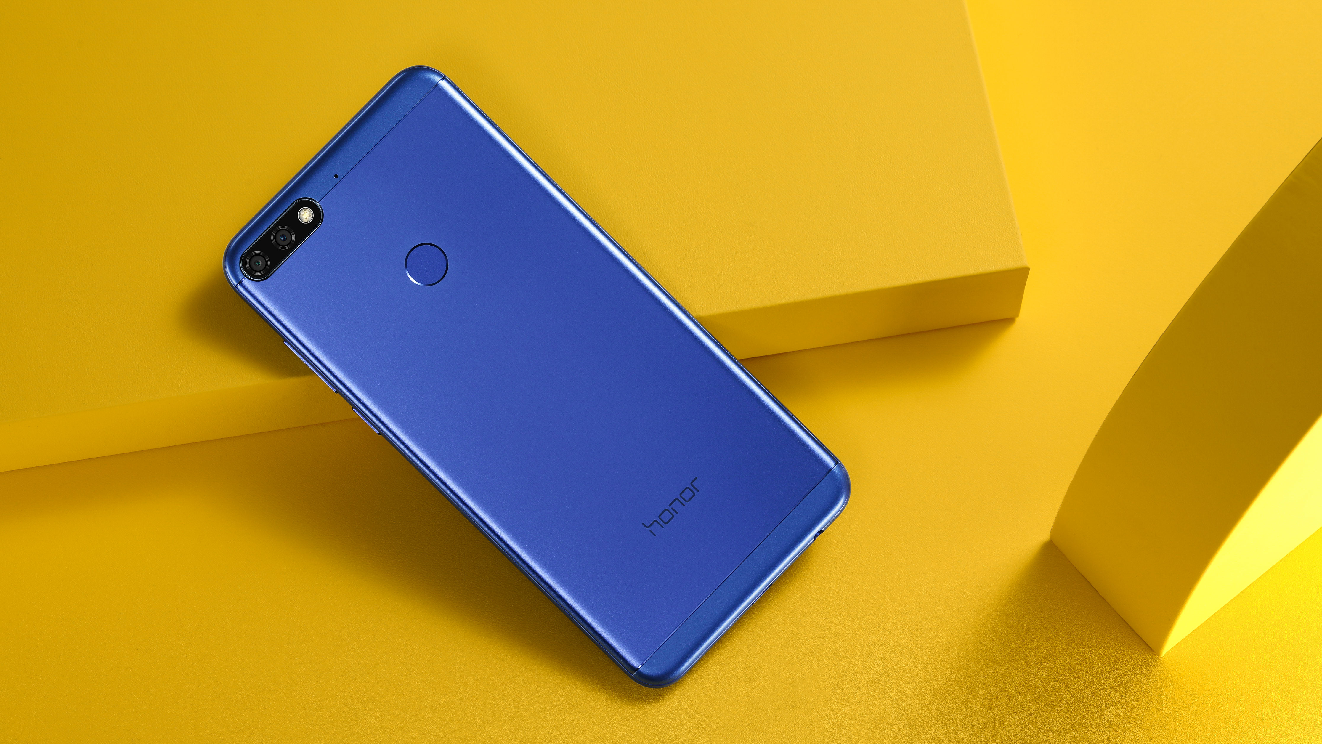 抢鲜千元人脸识别 荣耀畅玩7c 高清图赏