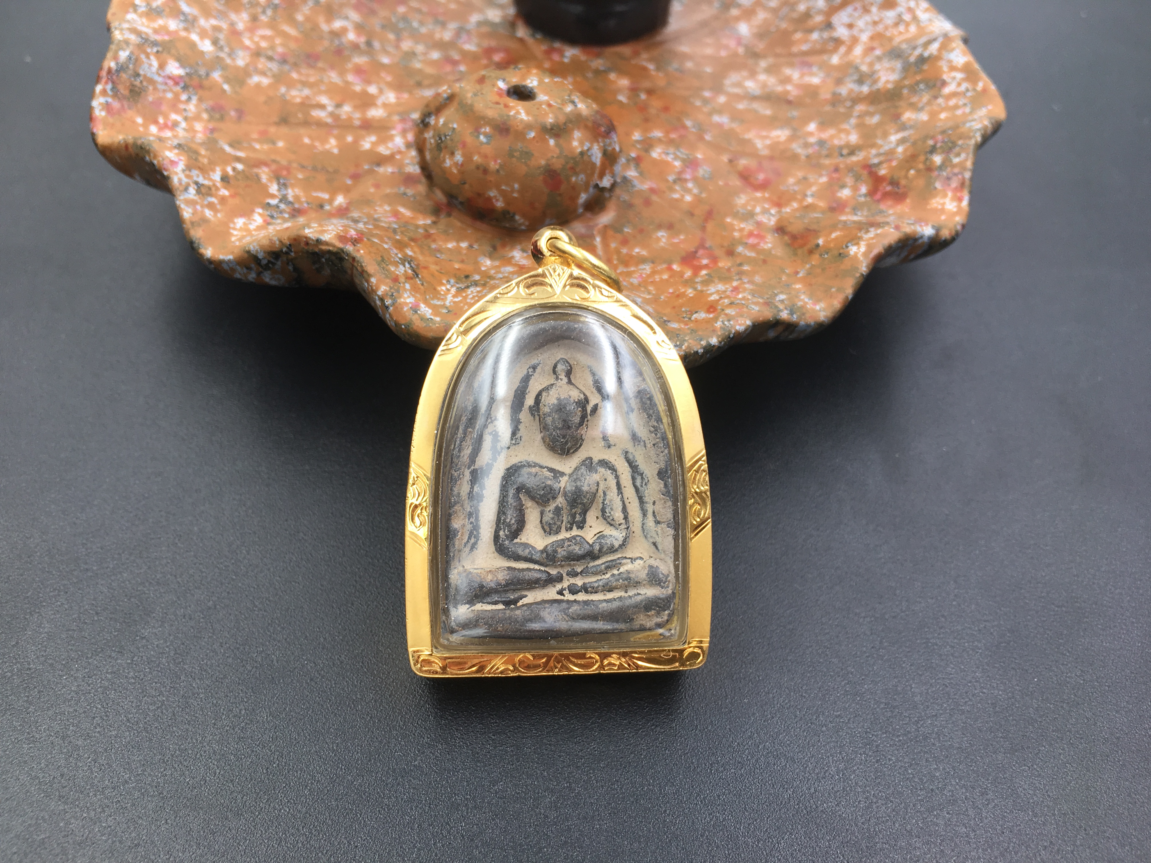 泰国正统的正牌佛牌知识介绍:行走佛的助力是如何体现的?