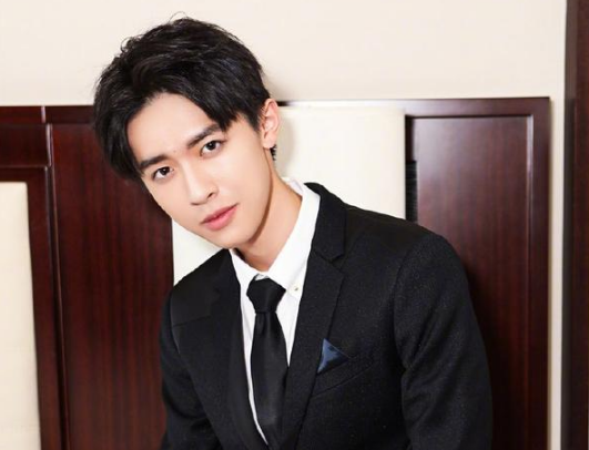 演艺圈99年出生的六位艺人,四男二女,第六位颜值最高